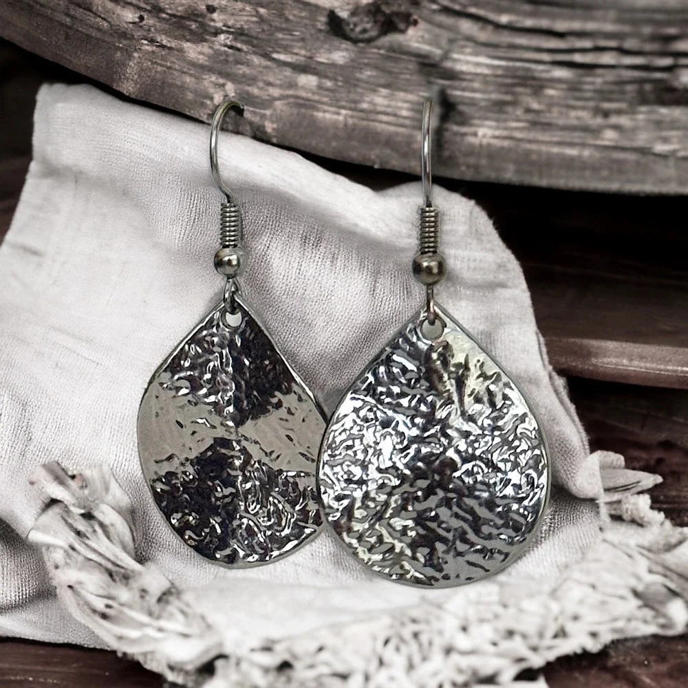 5 For $25💫Textured Pewter Teardrop Dangles Earrings